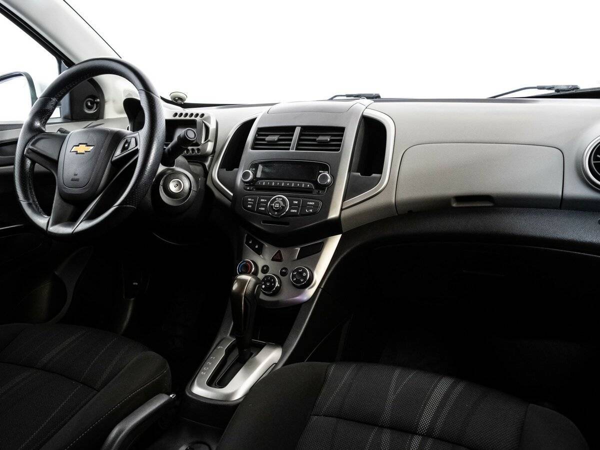 Купить Chevrolet Aveo, 2015, 97 810 км, фото №9