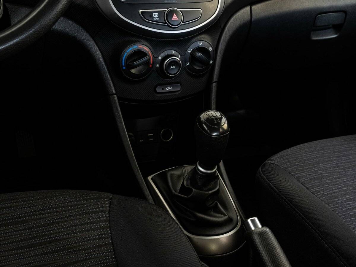 Купить Hyundai Solaris, 2016, 252 626 км, фото №12