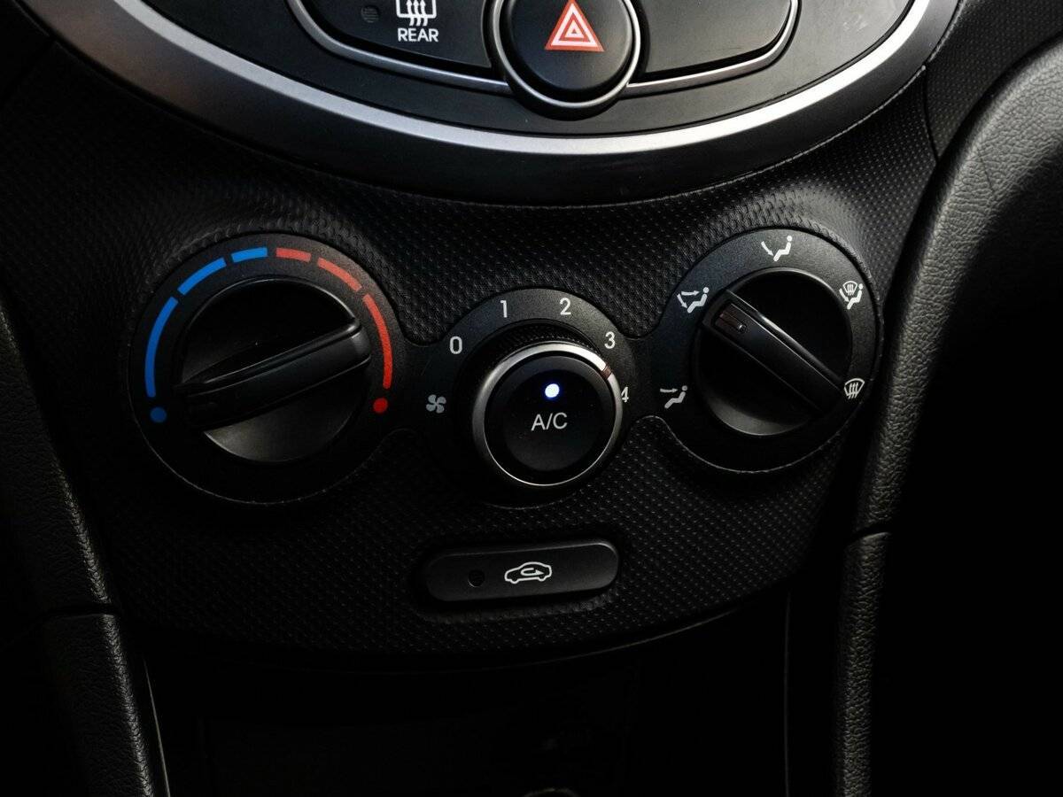 Купить Hyundai Solaris, 2016, 252 626 км, фото №13