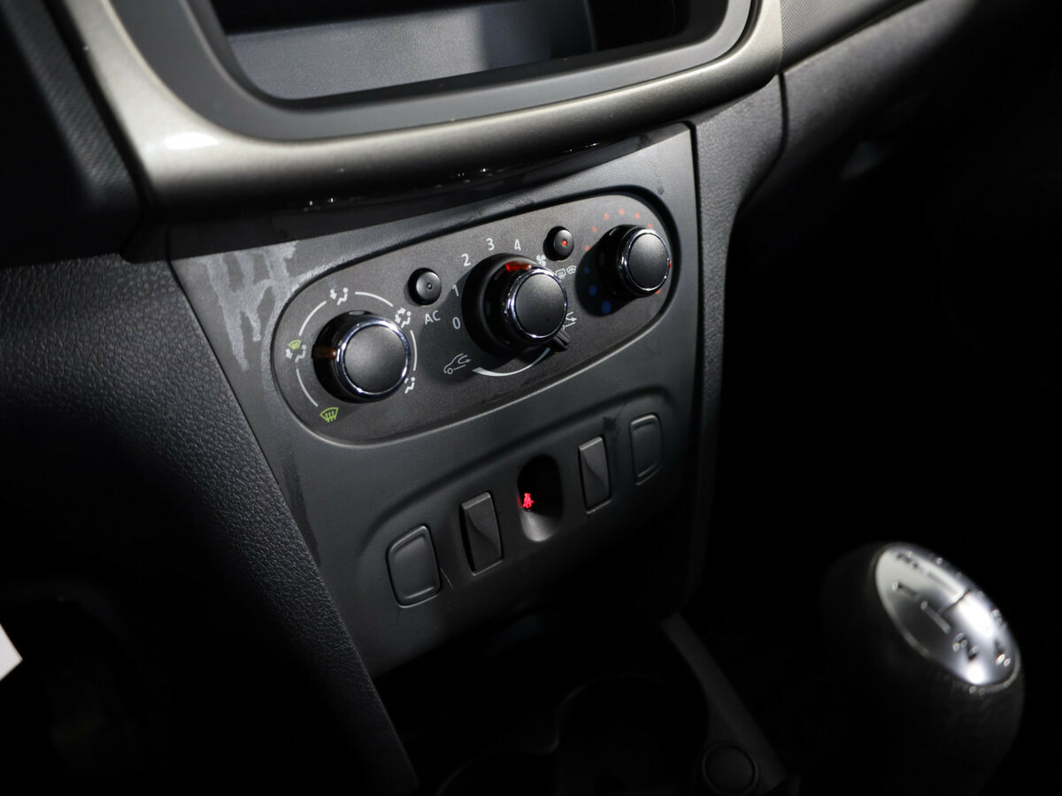 Купить Renault Logan II, 2015, 151 425 км, фото №17